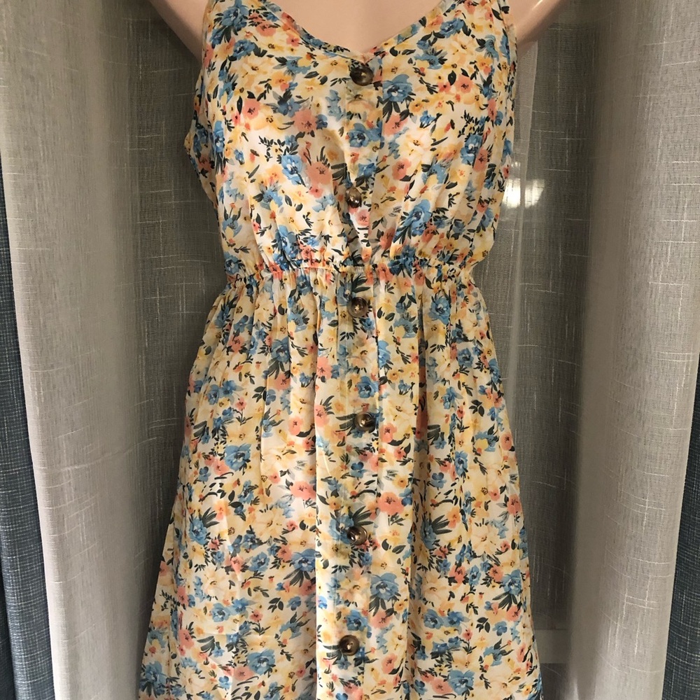 𝘔𝘢𝘳𝘪𝘨𝘰𝘭𝘥 𝘔𝘰𝘳𝘯𝘪𝘯𝘨𝘴 𝘍𝘭𝘰𝘳𝘢𝘭 𝘔𝘶𝘭𝘵𝘪 𝘔𝘪𝘯𝘪 𝘋𝘳𝘦𝘴𝘴 💛 - Picture 2 of 4